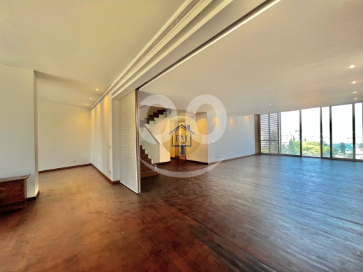 Apartments for sale in Minet el-Hosn - Sea View Duplex for Sale in Downtown