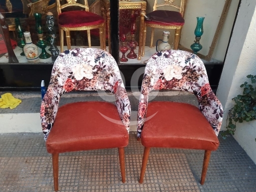 Other home furniture in Bchamoun - طقم كرسيين مودرن بتصميم ورد وقماش مخملي راقي | Pair of Modern Floral Accent Chairs in Velvet