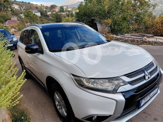 Mitsubishi in Antelias - Mitsubishi outlander 2016-Excellent condition