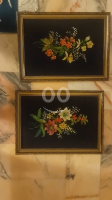 Other Goods in Beirut City - طقم لوحات مخملية "فينتج" يدوية | ورود ملونة راقية | $100