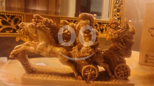 Other Goods in Beirut City - تمثال عربة رومانية أثري للبيع | تفاصيل فنية دقيقة | $100