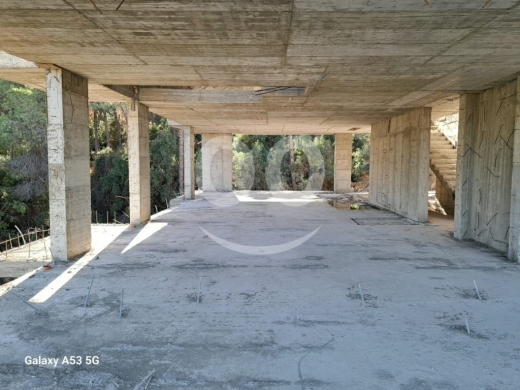Other real estate in Ain Saadeh - Luxurious 190sqm Ground Floor Apartment with 145sqm Private Garden for Sale in Ain Saadeh