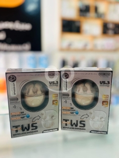 MOXOM MX-TW50 TWS Wireless Earbuds - High-Fidelity Stereo Sound with LCD Display