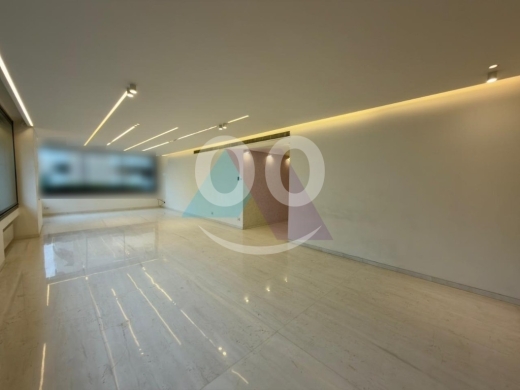Other real estate in Ramlet al-Baydah - Decorated 250m2 apartment 4rent in Ramlet El Bayda-شقة في رملة البيضاءNY58A51