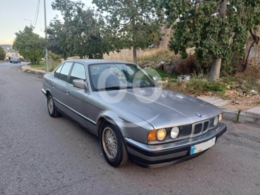 بي ام دبليو في مدينة بيروت - BMW 520i موديل 1990