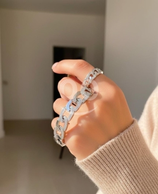 الملابس، الأحذية والزينة في مدينة بيروت - مجموعة مجوهرات فاخرة مطلية بالذهب