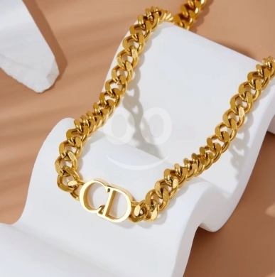 Clothes, Footwear & Accessories in Beirut City - Luxury Gold-Tone CD Logo Chunky Chain Bracelet & Necklace Set