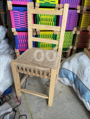 Other Goods in Saida - كراسي وطاولات بتصميمك الخاص - دمج سحر القش، متانة الحديد، وحيوية الألوان.