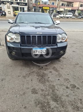 Jeep dans Baalback - Cherokee Model 2008