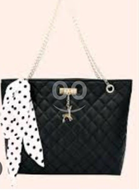 Clothes, Footwear & Accessories in Beirut City - حقيبة توت سوداء مبطنة أنيقة