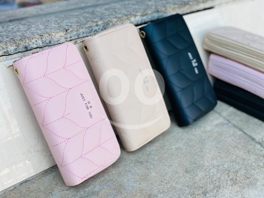 Elegant Leaf-Quilted Long Wallets for Women — 4