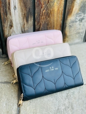 Elegant Leaf-Quilted Long Wallets for Women — 6