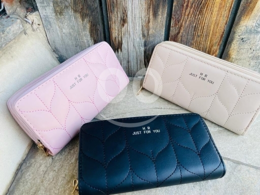 Elegant Leaf-Quilted Long Wallets for Women — 2