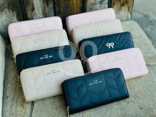 Elegant Leaf-Quilted Long Wallets for Women — 7