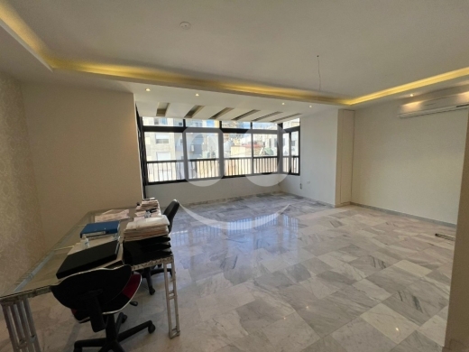 Apartments for rent in Ain el-Remmaneh - شقة واسعة للايجار في عين الرمانة - مساحة 130م٢ مع موقفين ومصعد 24/7