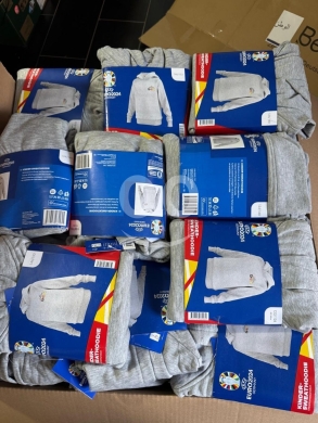 Clothes, Footwear & Accessories in Sahat Al Nour - بالات ملابس أوروبية مشكلة (نسائي، ولادي، رجالي) | Wholesale Mixed German Brand Apparel Bales