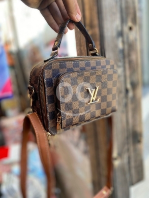 Stylish Checkered Box Crossbody Bag — 3
