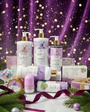 Health & Beauty in Zahleh - مجموعة مسك الحلوى من الكنوز للعناية المتكاملة والمنعشة | Al Kunooz Candy Musk 9-Piece Beauty Set
