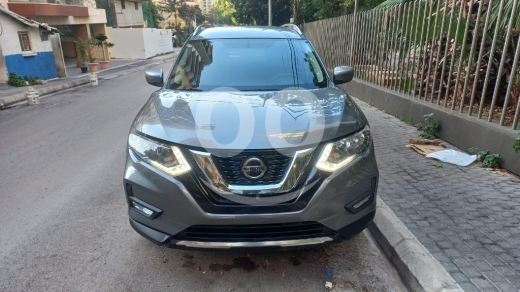 Nissan in Beirut City - نيسان روج 2018 رائعة (4x4) | Stunning 2018 Nissan Rogue (4x4) - Fully Loaded & Fuel Efficient