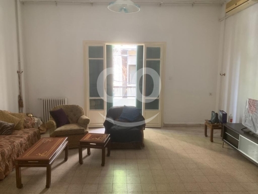 Apartments for sale in Achrafieh - شقة فسيحة للبيع في الأشرفية (المدور) - 188م مع تراسين كبيرين وموقع هادئ