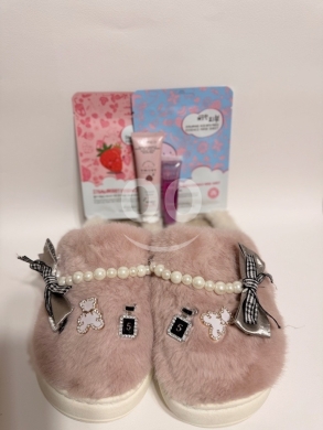 Slipper box 1 — 2