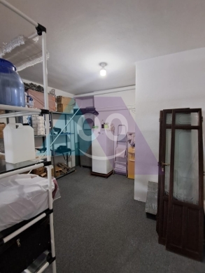 Commercials for sale in Hazmieh - 85m2 store 4sale in Hazmieh - محل للبيع في الحازميةJE92S4