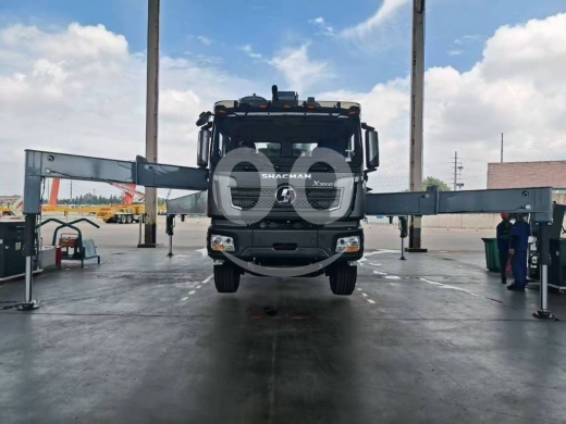 Other in Nahr El Mot - مضخة باطون شاكمان بمواصفات جبارة 37 متر و43 متر | SHACMAN Concrete Pump Truck 37m & 43m