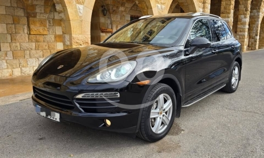 Porsche in Zouk Mosbeh - PORSCHE CAYENNE 2011