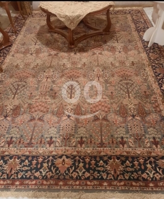 سجاد إسباني فاخر للصالون بحالة ممتازة | Luxury Spanish Carpet for Salon in Good Condition