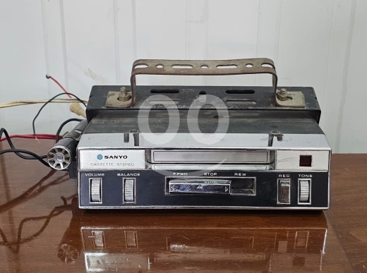 راديو كاسيت سيارة سانيو قديم سبعينات | Vintage 70s Sanyo Car Stereo Cassette Radio