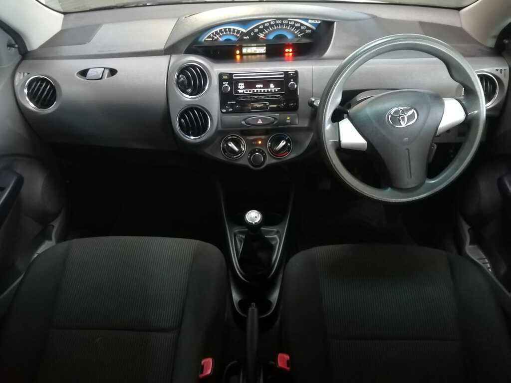 TOYOTA ETIOS - Image 6