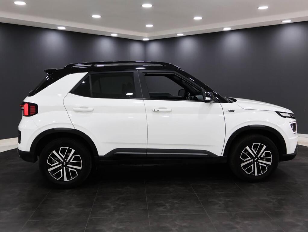 HYUNDAI VENUE - Image 12