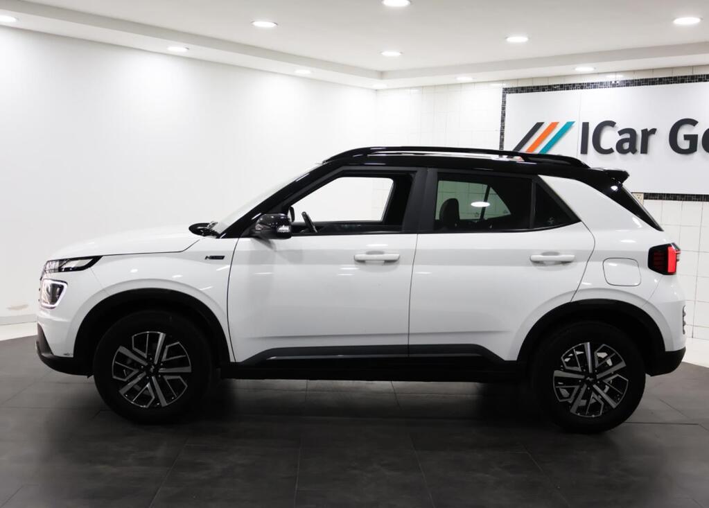 HYUNDAI VENUE - Image 8