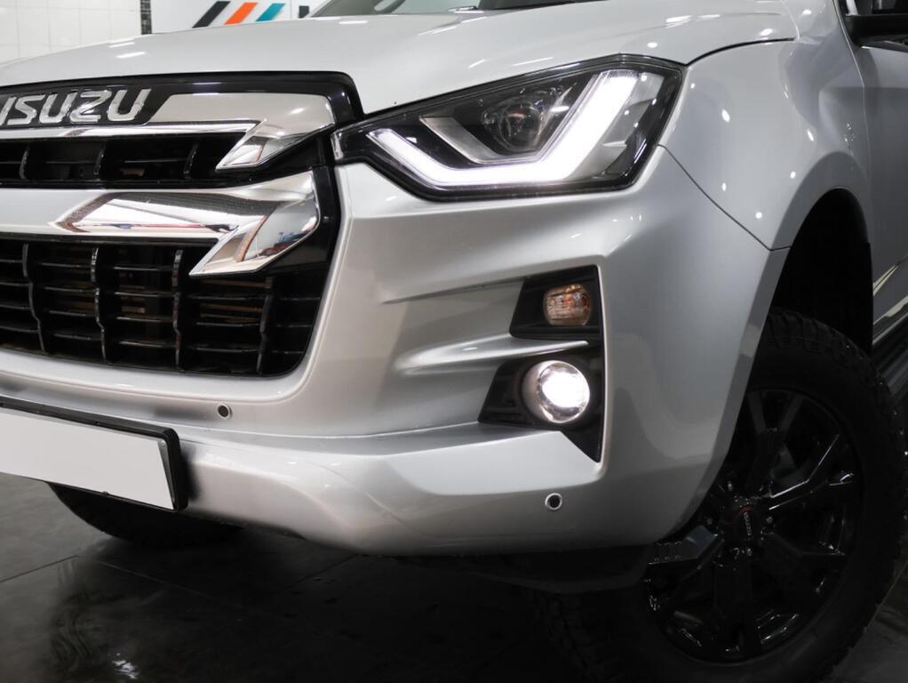 ISUZU D-MAX - Image 10