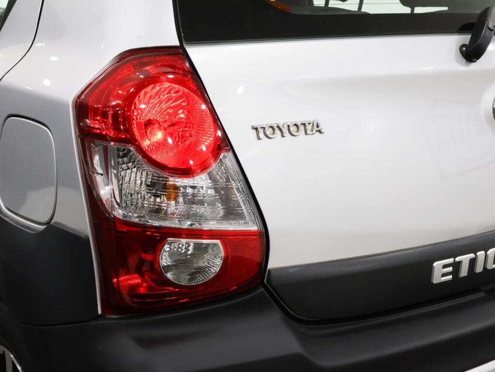 TOYOTA ETIOS - Image 17