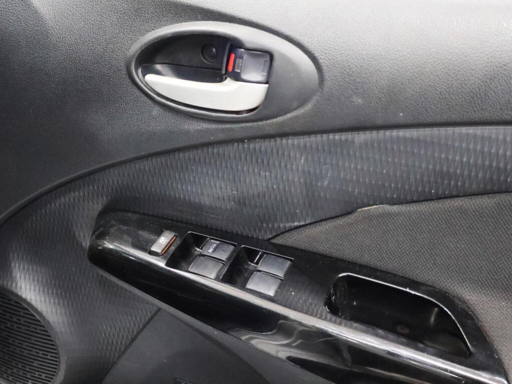 TOYOTA ETIOS - Image 18