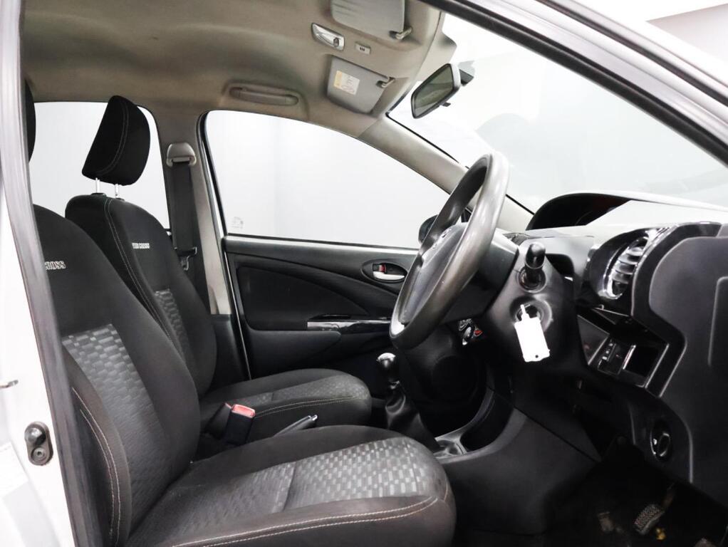 TOYOTA ETIOS - Image 19