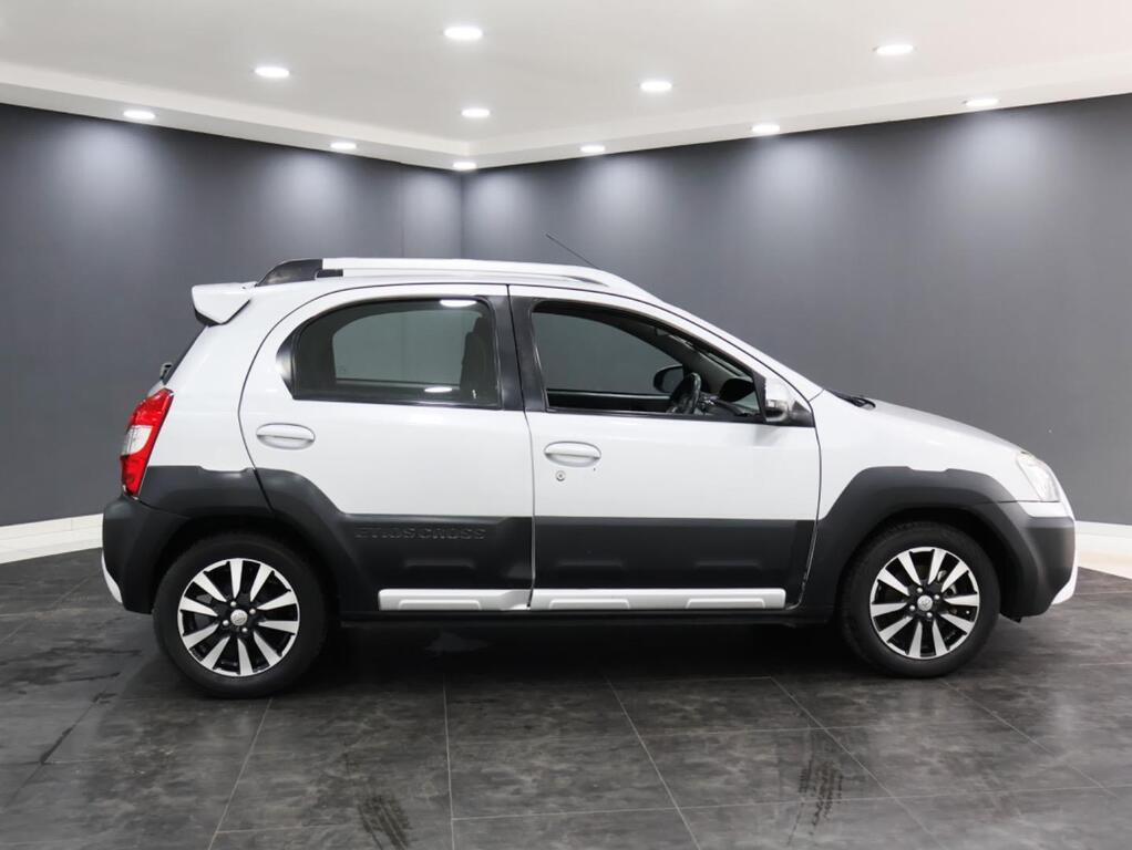 TOYOTA ETIOS - Image 2