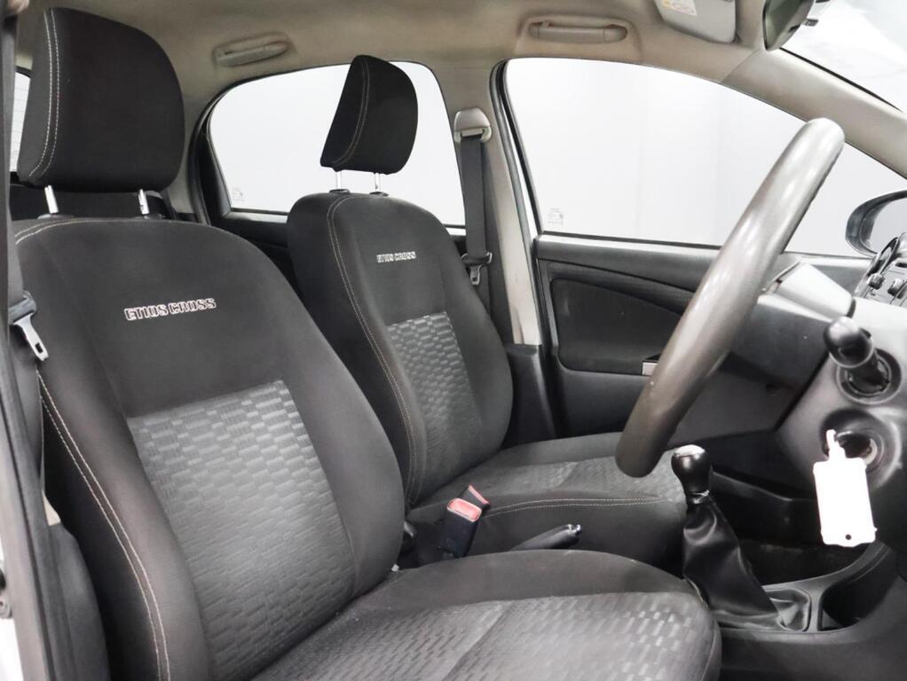 TOYOTA ETIOS - Image 6