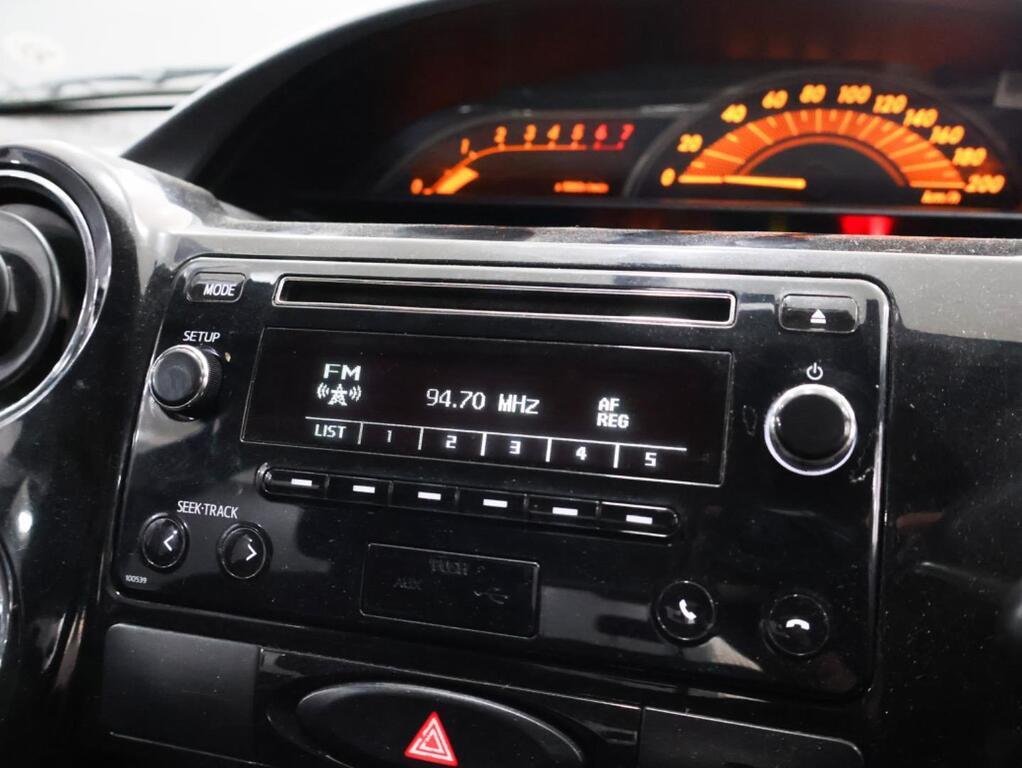 TOYOTA ETIOS - Image 8