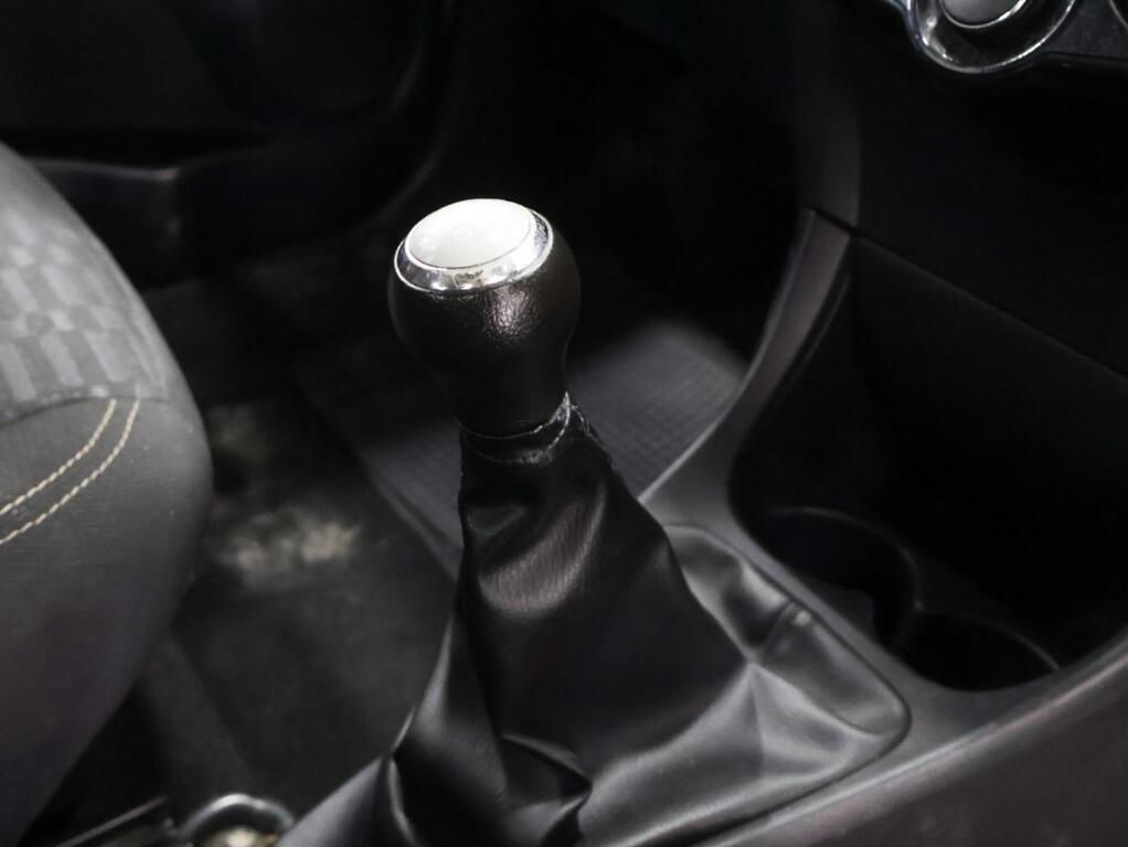 TOYOTA ETIOS - Image 9