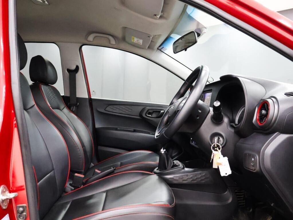 HYUNDAI i10 - Image 13