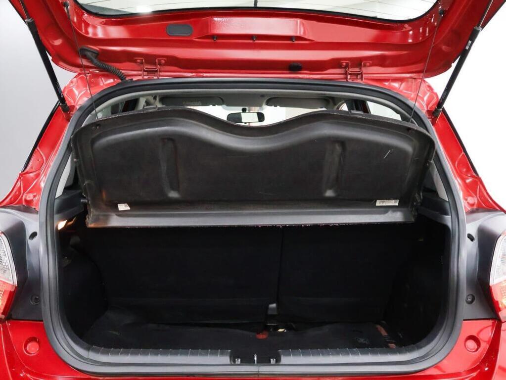 HYUNDAI i10 - Image 16