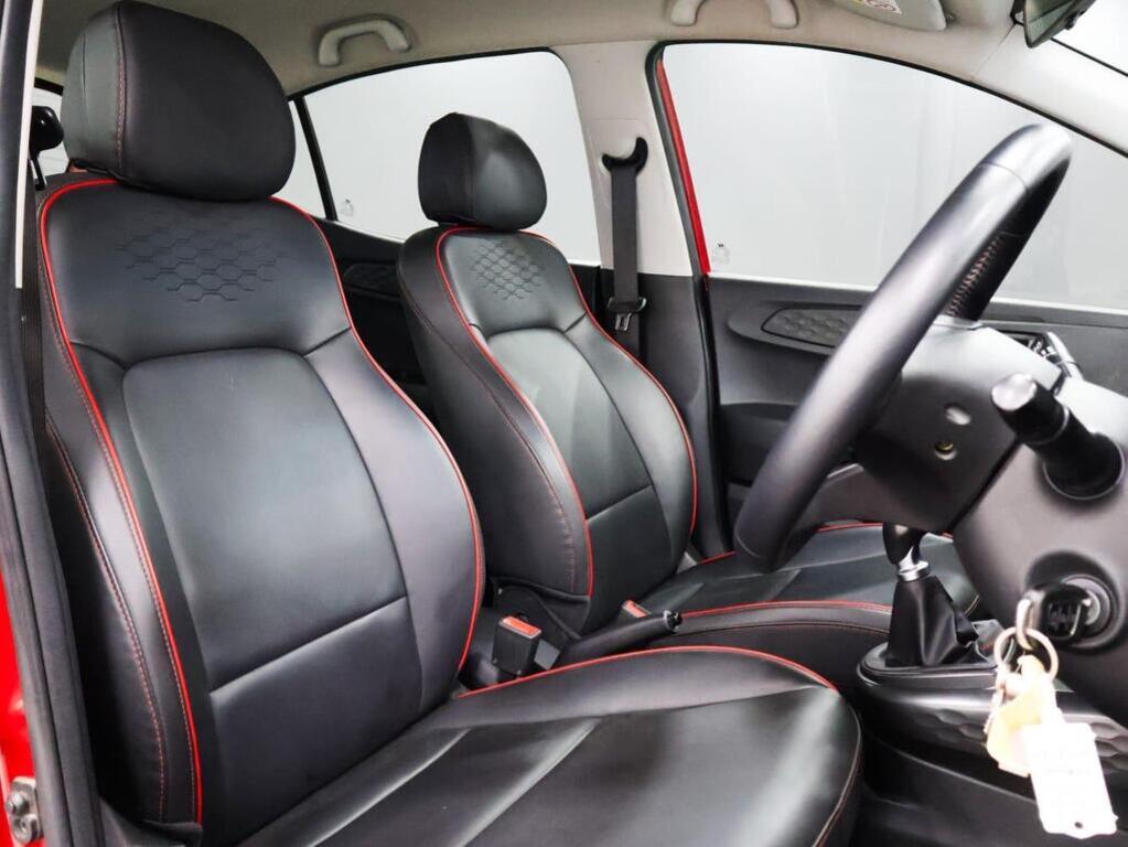 HYUNDAI i10 - Image 7