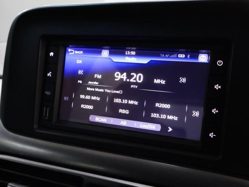 HYUNDAI i10 - Image 9