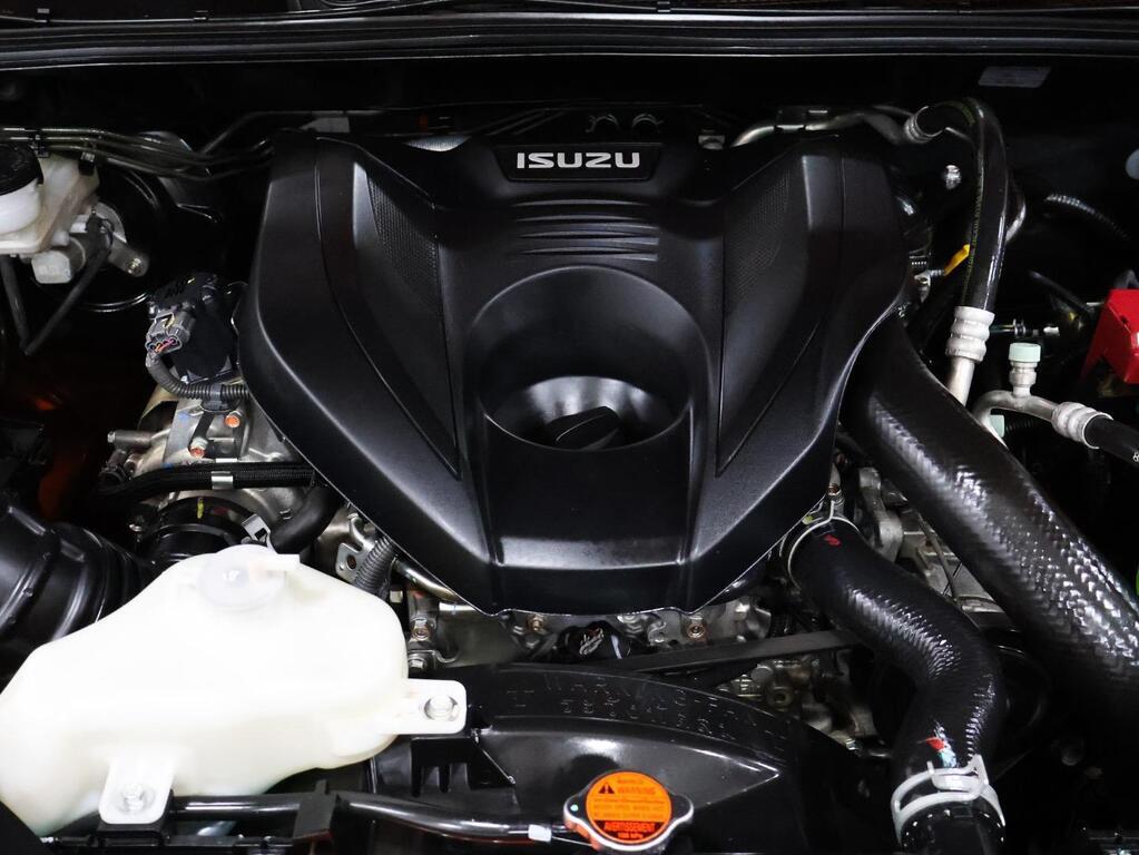 ISUZU D-MAX - Image 11