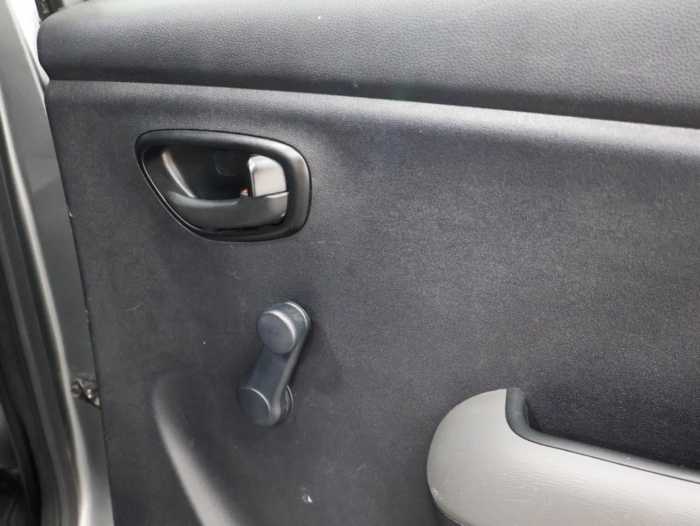 HYUNDAI i10 - Image 18
