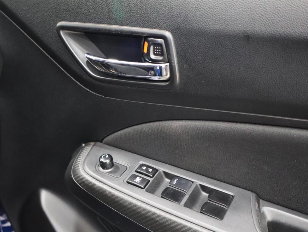 SUZUKI SWIFT - Image 12