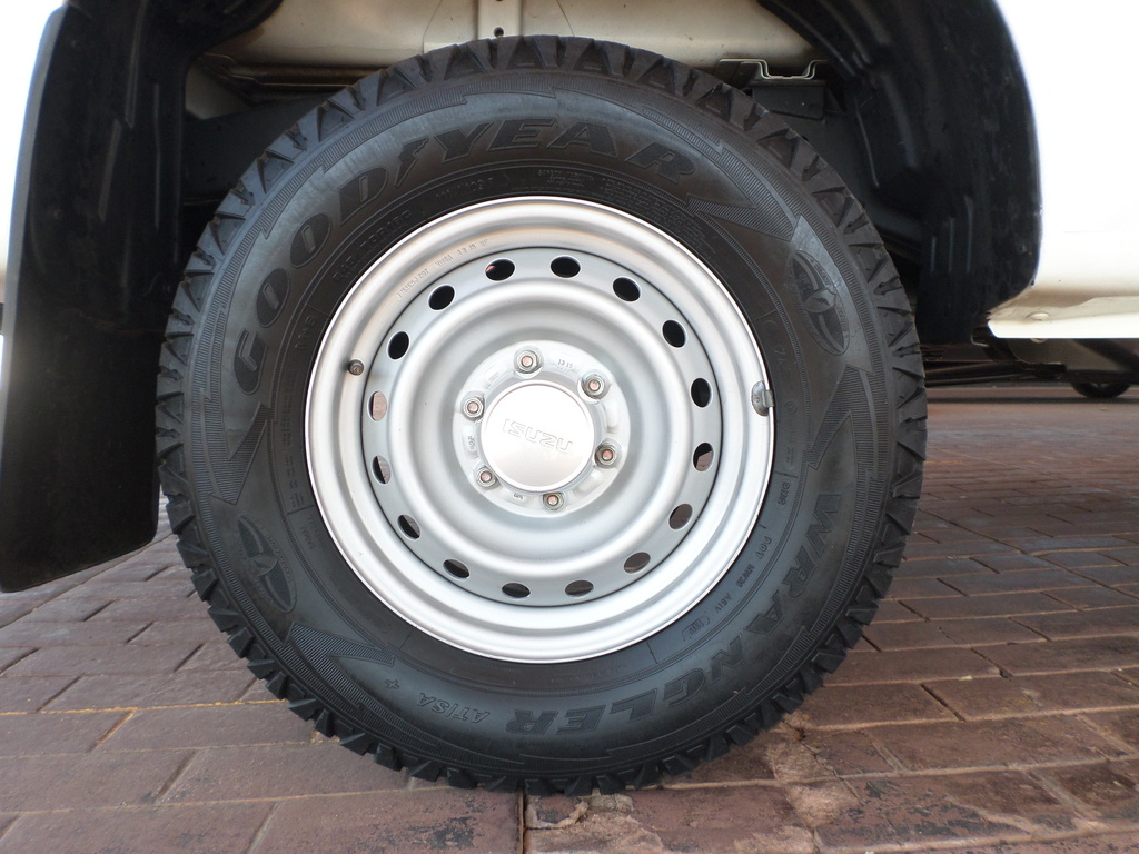 ISUZU D-MAX D-MAX 250 HO FLEETSIDE SAFETY S/C P/U