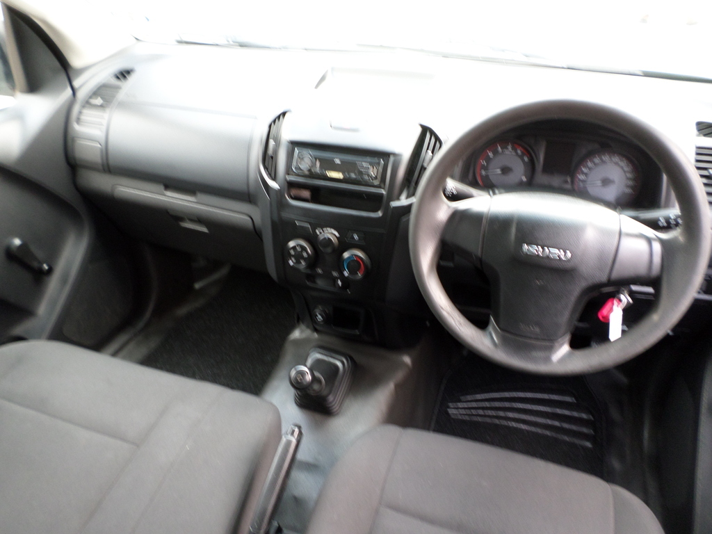 ISUZU D-MAX D-MAX 250 HO FLEETSIDE SAFETY S/C P/U